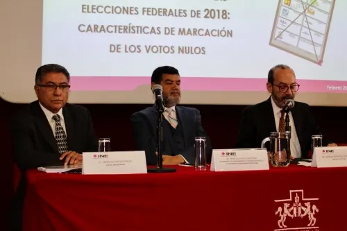 El INE presenta estudio del voto nulo
