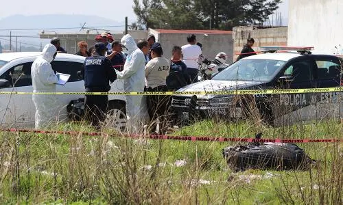 Localizan un cadáver semienterrado en la autopista Amozoc-Oriental