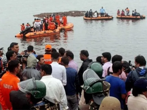 Al menos 12 muertos por naufragio en India