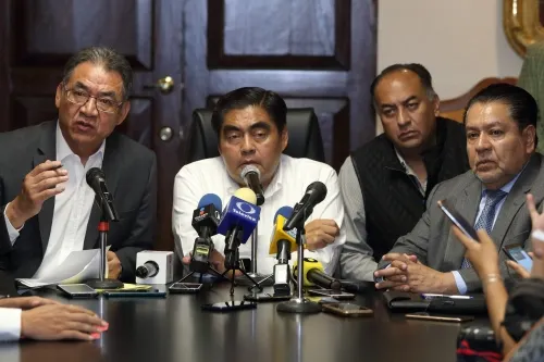 Estudiantes pagarán seis pesos el transporte público en Puebla: Barbosa