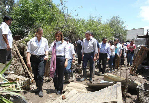 Ordena esposa de Calderón apoyos en Texmelucan