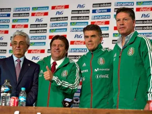 Herrera y Peláez son presentados en el Tri