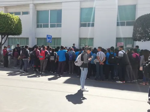 Medicina levanta paro; estudiantes reanudarán  clases el próximo martes