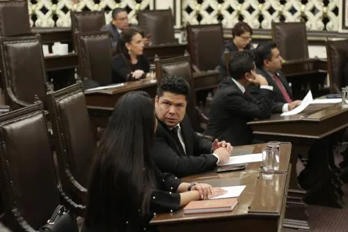 No hay línea federal para nombrar gobernador interino y la decisión estará antes del 3 de enero