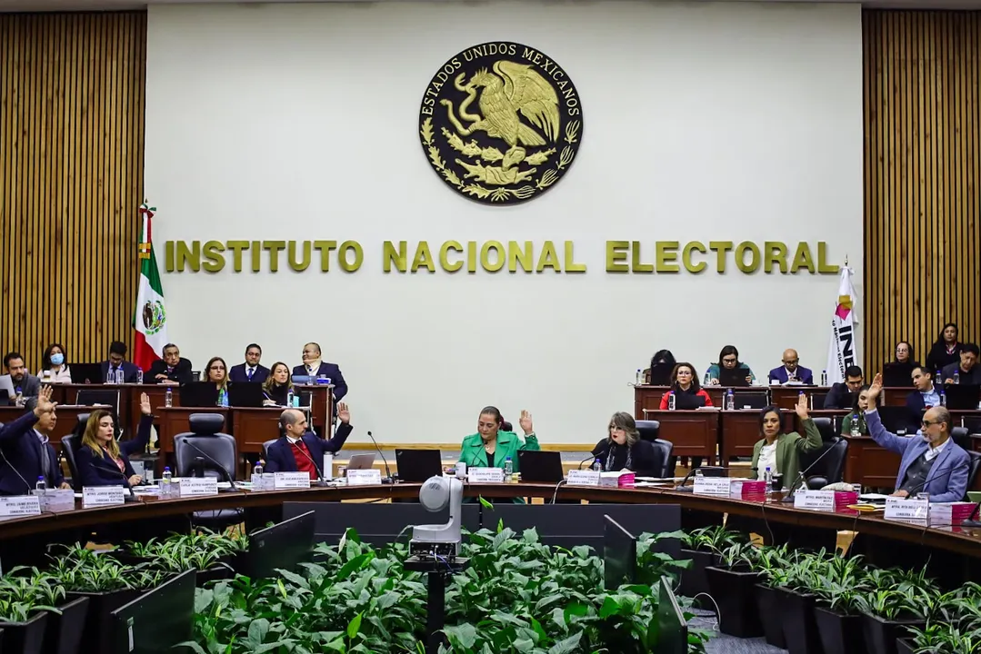 Desecha INE quejas contra Pepe Chedraui, José Juan Espinosa y Karina Pérez