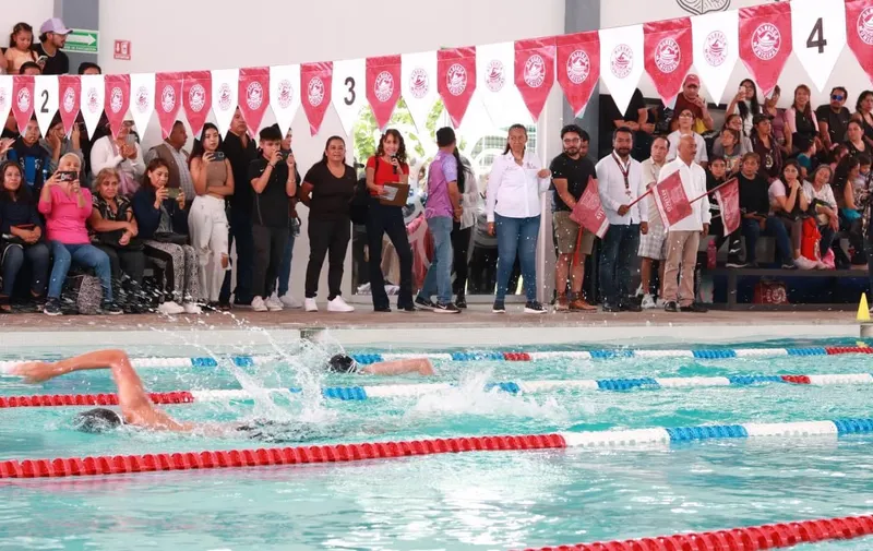 primera competencia en la alberca semiolímpica municipal