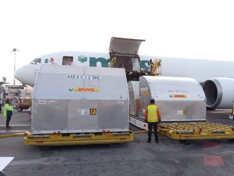 México recibe segundo embarque de vacunas covid para niños