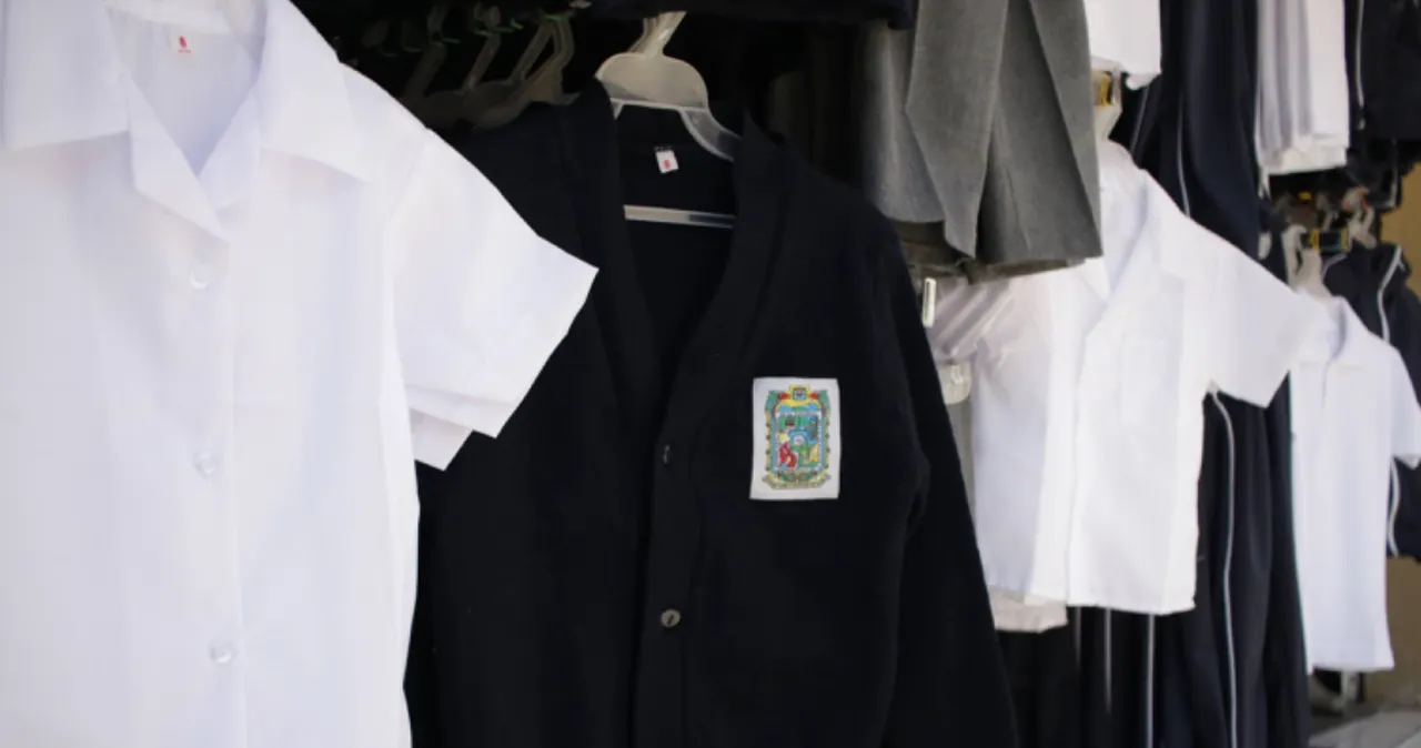 Licitación de uniformes escolares
