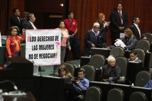 PRI y PAN en el Congreso traban dictamen de pastilla abortiva por violación