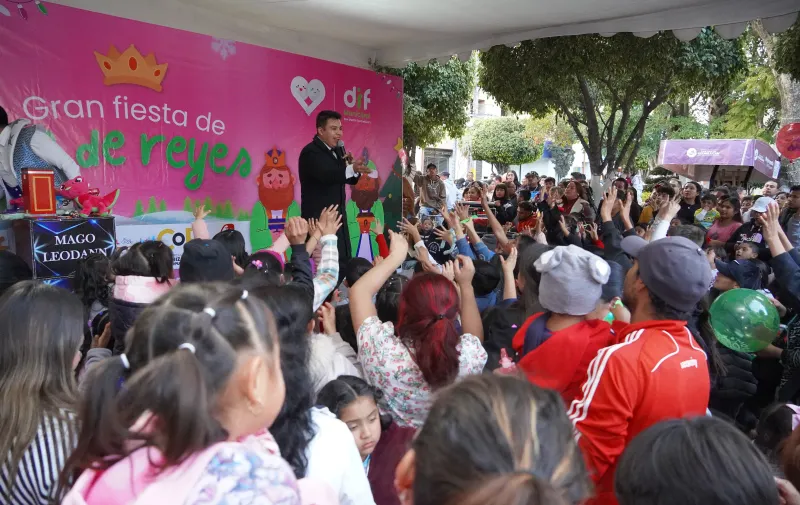 En Texmelucan, más de 3 mil niños y niñas recibieron juguetes de Dia de Reyes