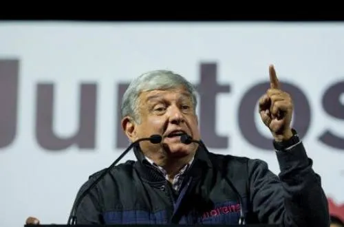 López Obrador se registra como precandidato por Encuentro Social