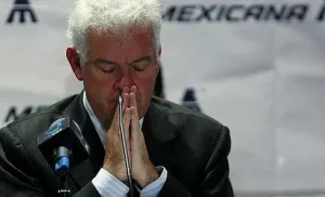 Ex dueño de Mexicana, detenido por migración de EEUU