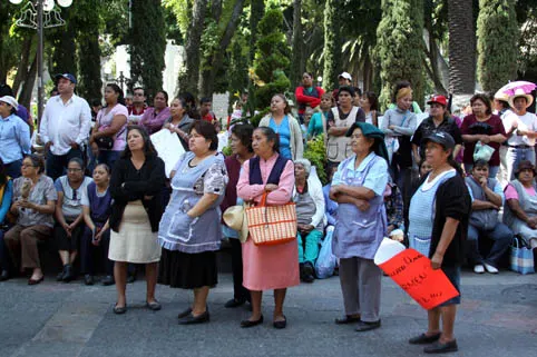 Locatarios afectados del Mercado 5 de Mayo protestan por falta de apoyo