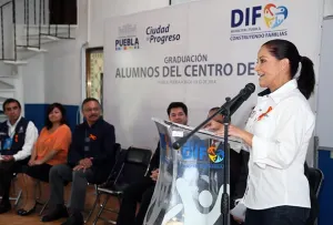SMDIF brinda opciones de superación para niños y adolescentes poblanos