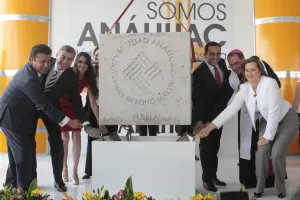 Coloca Universidad Anáhuac primera piedra de nuevo desarrollo