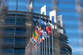 UE podría aplicar más sanciones a Rusia por su ofensiva militar en Ucrania