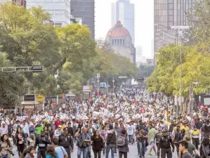 Protestan en 10 estados contra alza a gasolinas