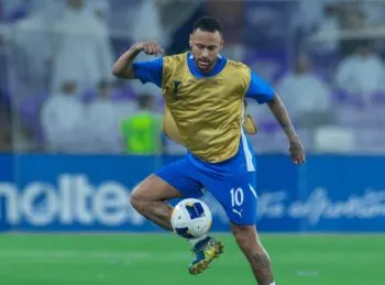 Neymar vuelve a jugar un partido tras más de un año lesionado