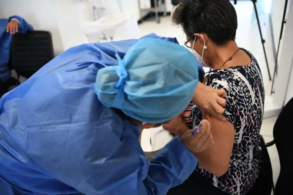 Amplía Sector Salud plazo para la vacuna en adultos mayores de 60 años