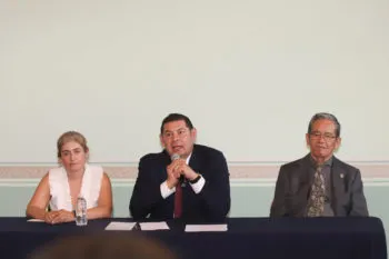 Eduardo Rivera quiere un debate a modo, dice Armenta tras queja del panista