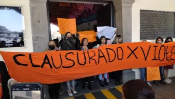 Protestantes toman de manera simbólica el Palacio Municipal de San Pedro Cholula
