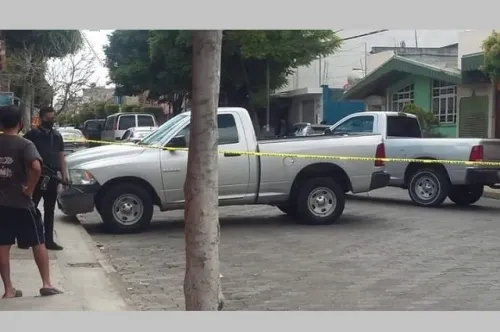 Decomisó droga y armas la FGE en inmuebles del alcalde con licencia en Ajalpan