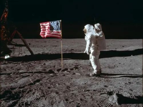 Promete Trump nueva era espacial, con EU a la cabeza