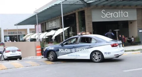 Detienen a mujer que intentó robarse un dron en plaza Solesta