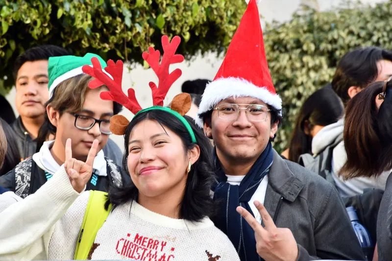 buap-arbol-navidad-area-salud