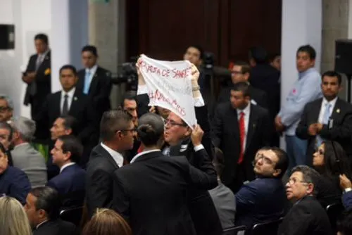 Video: Periodista de Proceso exige a Peña: “Basta de sangre. Rectifique, Presidente”