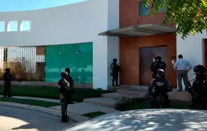 Catean casa de suegros de Duarte, encuentran 54 mil dólares