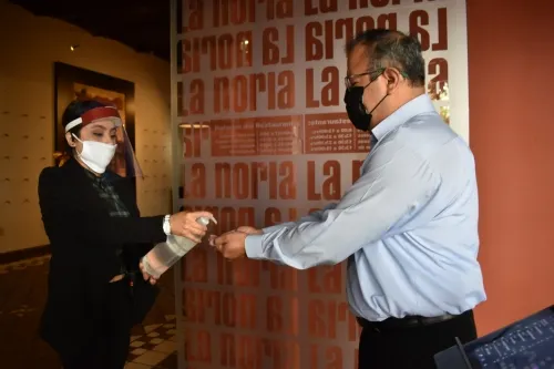 ¿Qué debes hacer y no hacer si vas a un restaurante en la nueva normalidad, en Puebla?