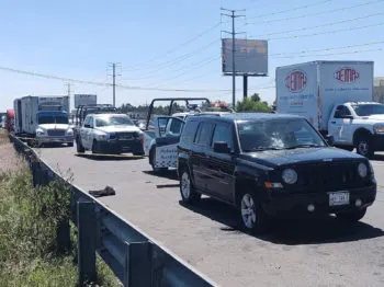 Frustran robo de camión con perecederos en Xoxtla