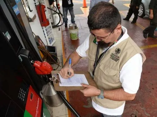 Multa Profeco con 108 mdp a gasolineras por ‘transas’
