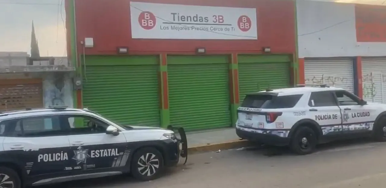 Ladrones dan "cortinazo" y roban tienda Tres B en la colonia Guadalupe Hidalgo