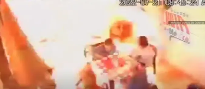 VIDEO Explosión en puesto de comida deja 5 heridos en Durango