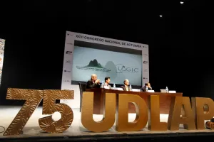 Derbez propone adoptar paradigma académico basado en la innovación