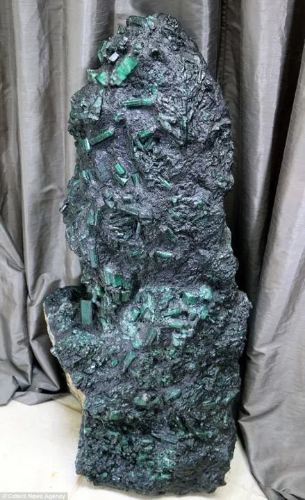 La gigantesca esmeralda valorada en 300 millones de dólares encontrada en Brasil