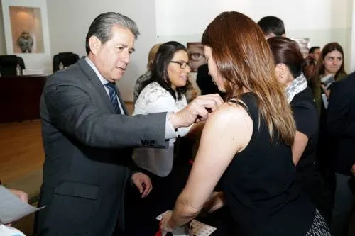 Reconoce Diódoro Carrasco labor de la Cruz Roja Mexicana
