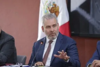 Gobernador de Michoacán admite infiltración criminal tras asesinato de Carlos Manzo