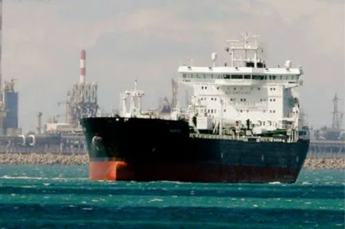 EU sanciona a buques que transportan crudo venezolano