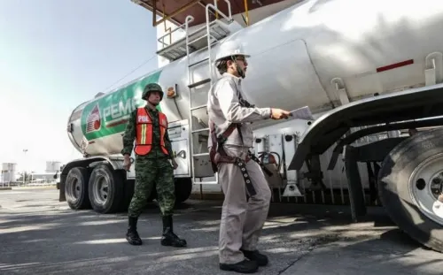 Gobierno revela contratos para la compra de 571 pipas