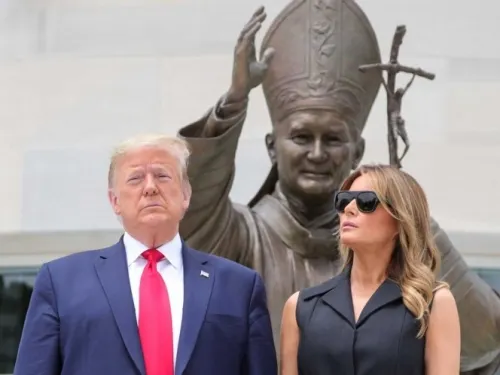 Trump y Melania protagonizan otro desencuentro frente a las cámaras
