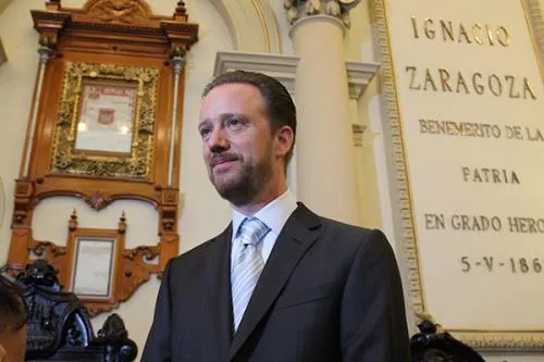 Que se tranquilice y se ponga a trabajar, responde Banck ante críticas de Giorgana