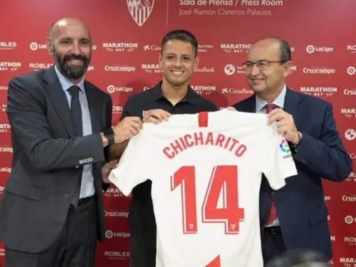 Sevilla presenta al “Chicharito”