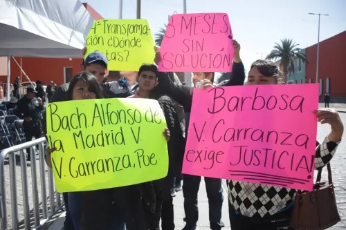 Alumnos y padres de familia del Bachiller Alfonso de la Madrid piden destitución de profesora