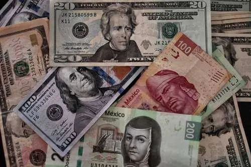 Santander baja previsión del tipo de cambio a $19 a fin del año