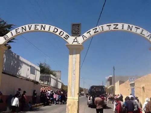 Nombran a Leticia Larracilla de Rosas encargada de despacho de alcaldía de Atzitzintla