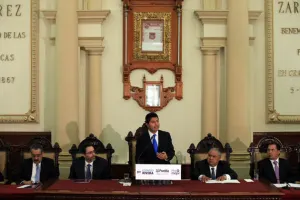 Eduardo Rivera entrega tercer informe al Cabildo