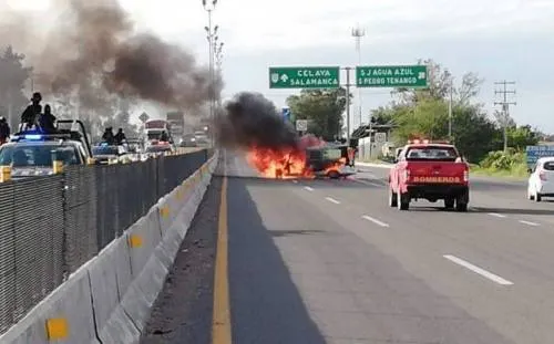 Presuntos huachicoleros se enfrentan con federales en Guanajuato